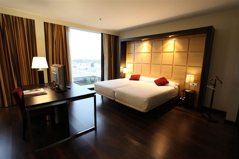 Hotel Eurostars Saragossa Zimmer foto