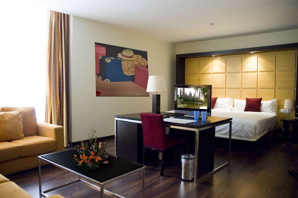 Hotel Eurostars Saragossa Zimmer foto